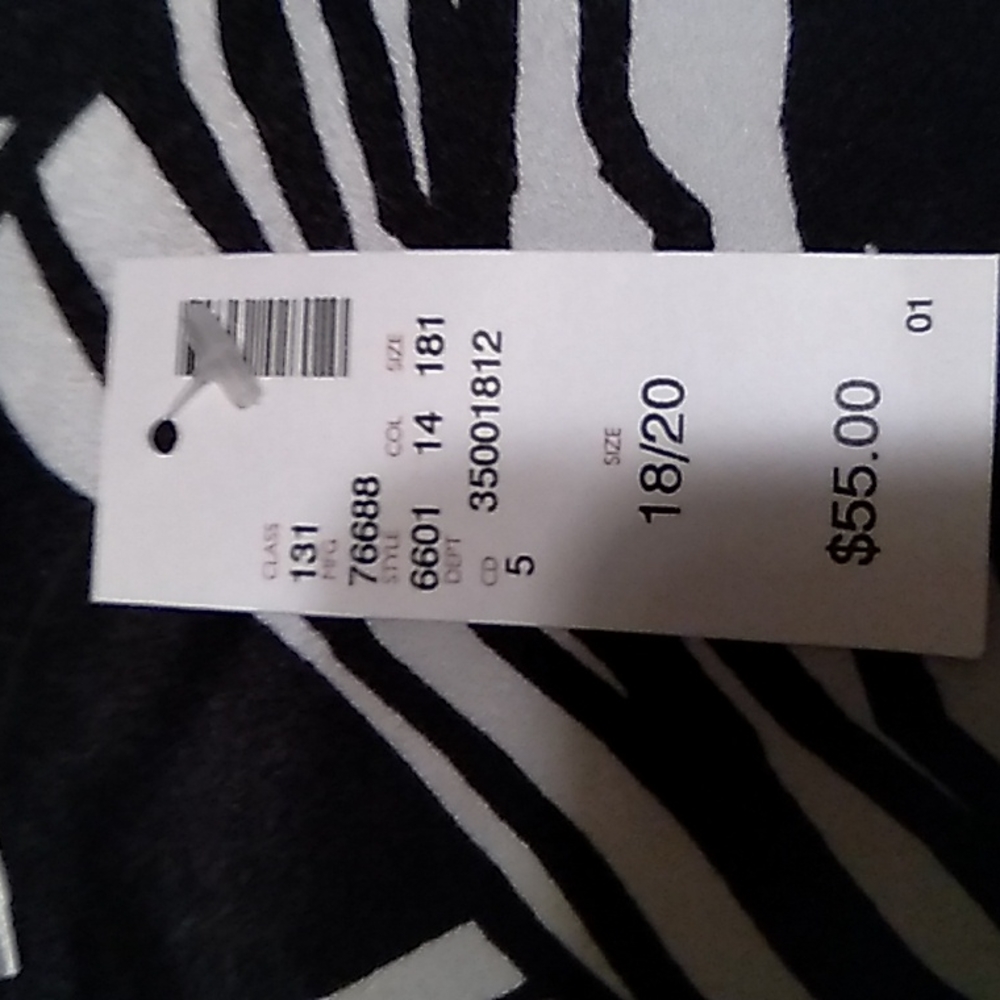 Avenue Lightweight top. 18/20 NWT - Picture 11 of 16
